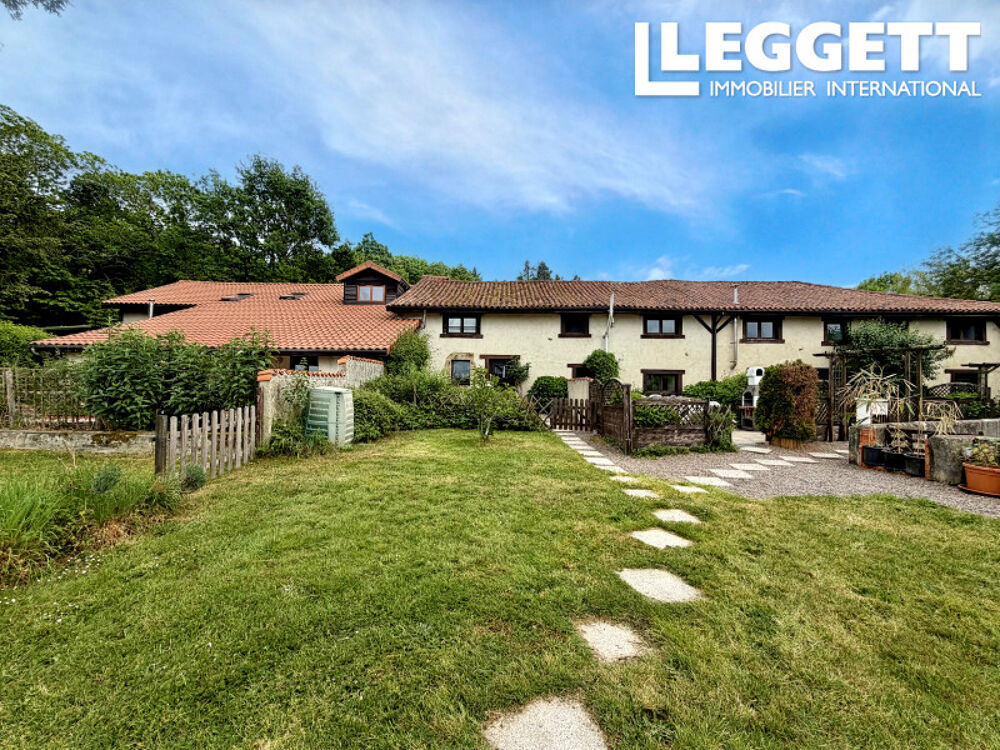 Vente Maison Maison de campagne indépendante : maison, 4 gîtes, piscine et un terrain de plus de 2.9 hectares Pressignac
