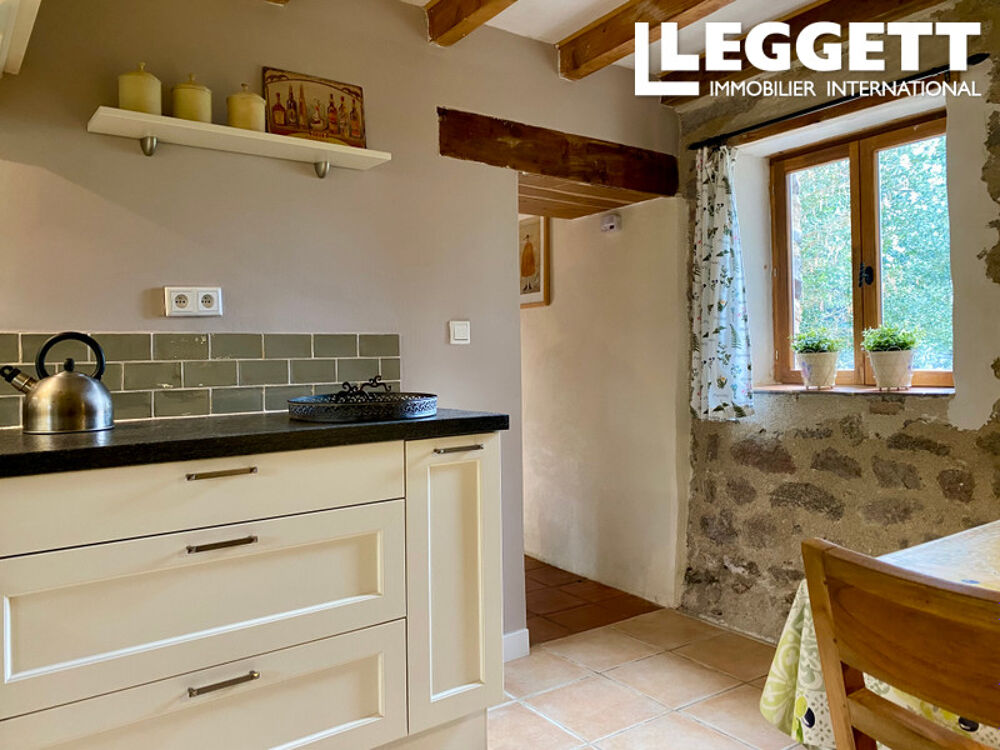 Vente Maison Une maison creusoise avec deux logements séparés, une grange et un jardin attenant avec vue imprenable. Saint-yrieix-la-montagne