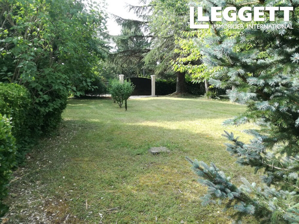 Vente Maison Authentique maison de maître fin 19eme siècle de 180m2 avec un agréable parc arboré de 2360m2. St front de pradoux