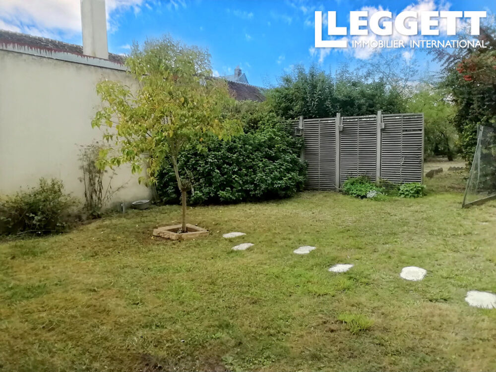Vente Maison Maison mitoyenne de 129m² jardin de 533m² <br />Centre de Montoire 19 rue Gambetta <br />Nos 360° LEGGETT immo 41<br /><br /><br Montoire-sur-le-loir