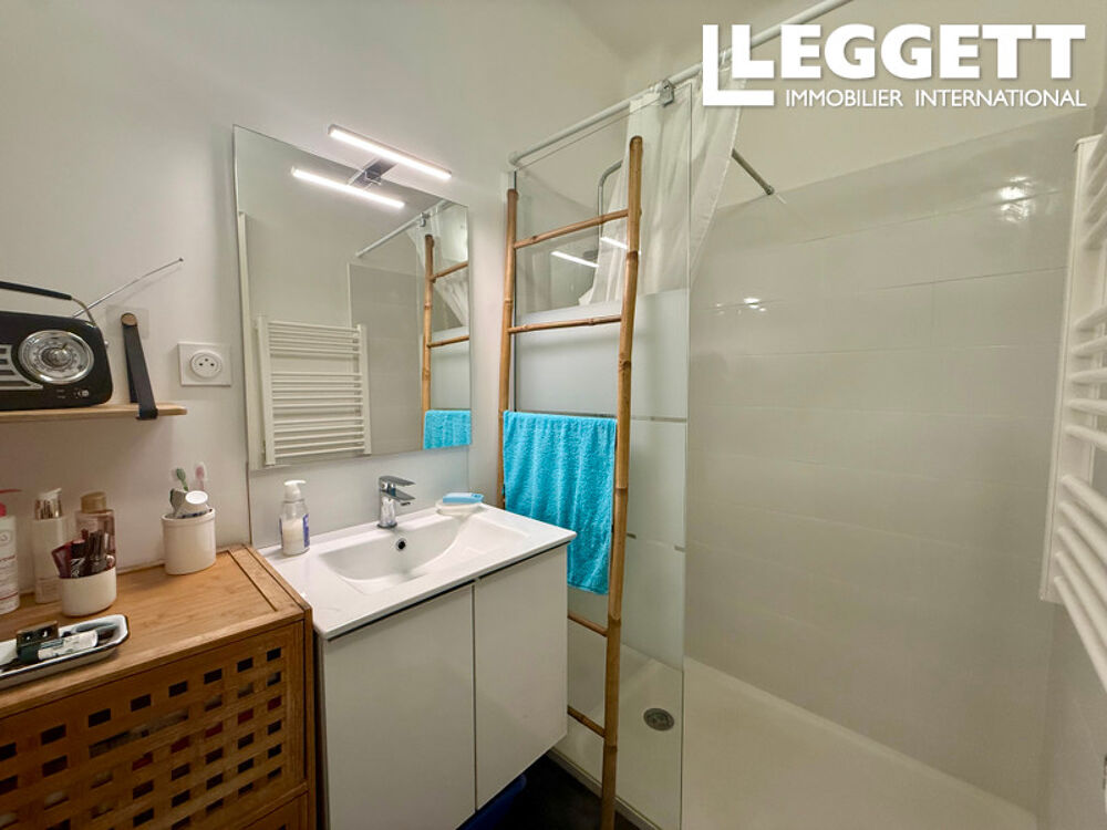 Vente Appartement Antibes Centre, charmant pied-à-terre rénové avec balcon, à pied des plages et commerces Antibes