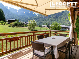 Vente Maison Superbe chalet moderne de 3 chambres avec un appartement de 2 chambres, dans un cadre montagneux exceptionnel. Sixt-fer-À-cheval
