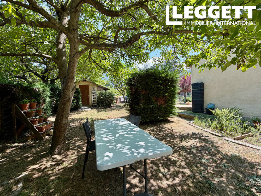Vente Maison Villa 4 faces de plain-pied avec 3 chambres, grand jardin, garage et vue imprenable sur les montagnes<br /> Vernet-les-bains