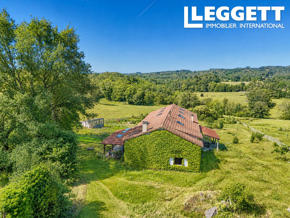 Vente Maison Fermette restaurée autonome en eau et électricité 64000 m2 de terrain attenant, jolie vue , bord de rivière. Busserolles
