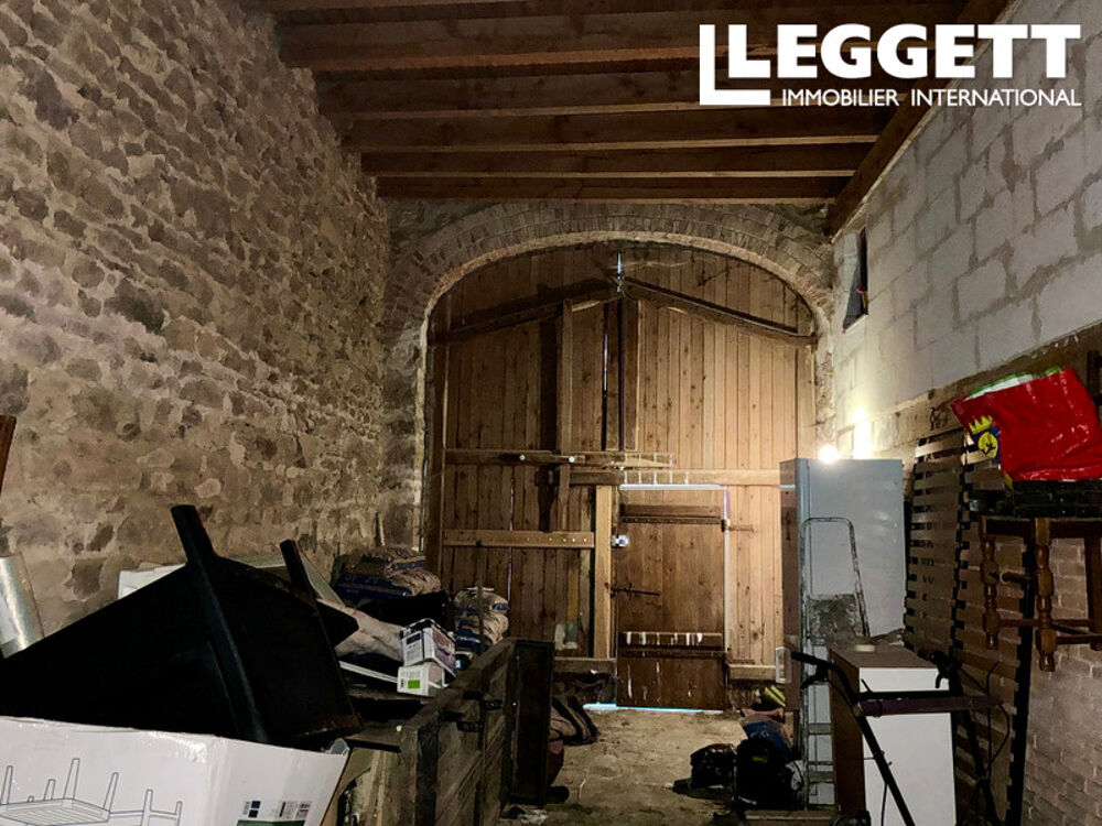 Vente Maison Maison en granit, située dans un tout petit village, avec jardin attenant et garage/grange Saint-georges-la-pouge