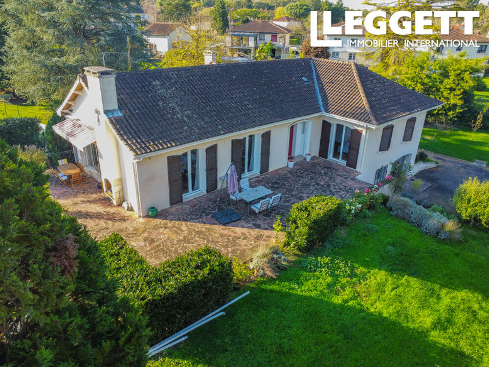 Vente Maison Maison familiale avec piscine, nichée dans parc arboré d'exception, à 15mn dans l'est d'Angoulême AngoulÊme