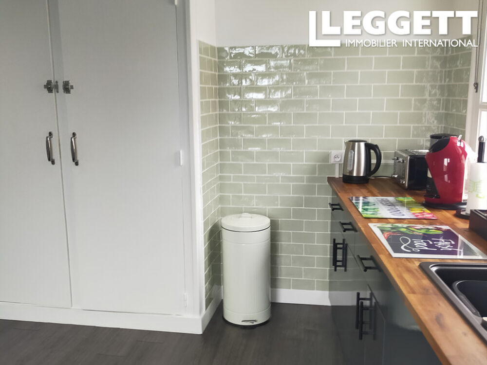 Vente Maison Maison de village 3 chambres avec grand sous-sol, jardin et potentiel commercial.<br /> Ch�teau-garnier