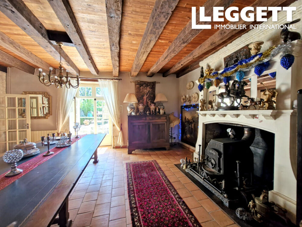 Vente Maison Exceptionnelle 51 hectares propriété équestre avec demeure de 468 m², gîte, piscine et vastes dépendances Feuillade
