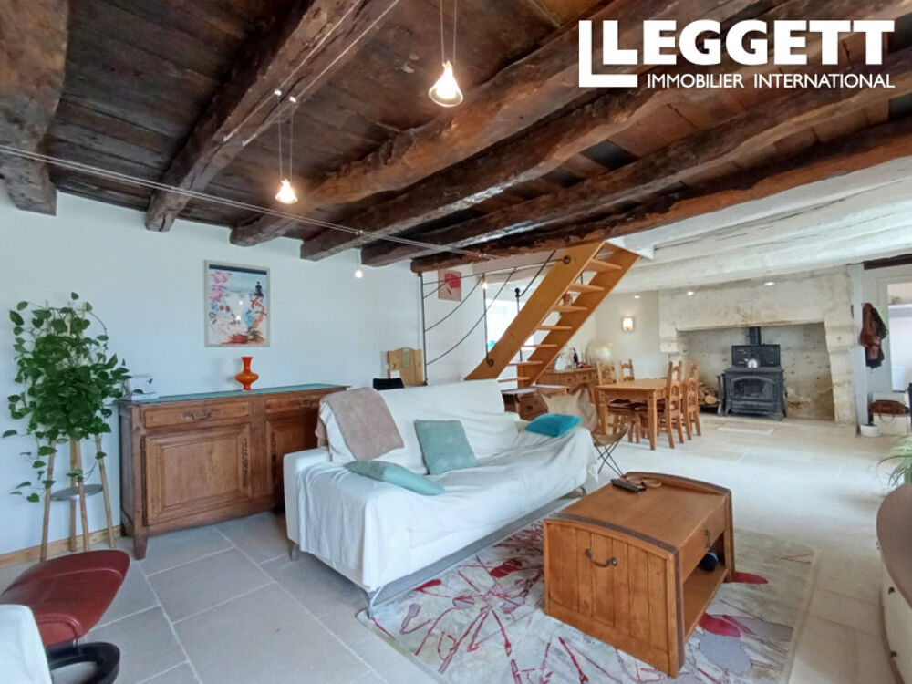 Vente Maison Maison pierre avec dépendance gîte, grange, grand terrain plat piscine et vue panoramique. Bassillac et auberoche