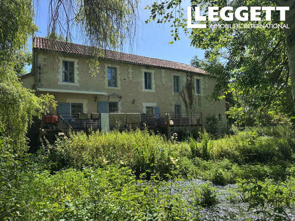 **Superbe ancien moulin avec gîte, piscine, tennis et accès rivière, proche de Bourdeilles