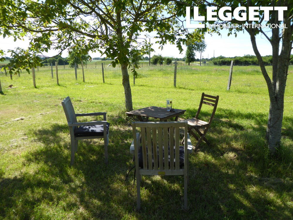 Vente Maison Superbe environnement -projet immobilier sur 18 476m2 de terrain, maison individuelle à rénover, grande grange La chapelle-bÂton