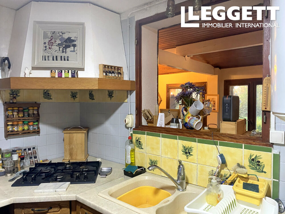 Vente Maison Charmante maison de plain-pied de 3 chambres,  jardins matures, cuisine, salle de douche, véranda, garage<br /> Saint privat en pÉrigord