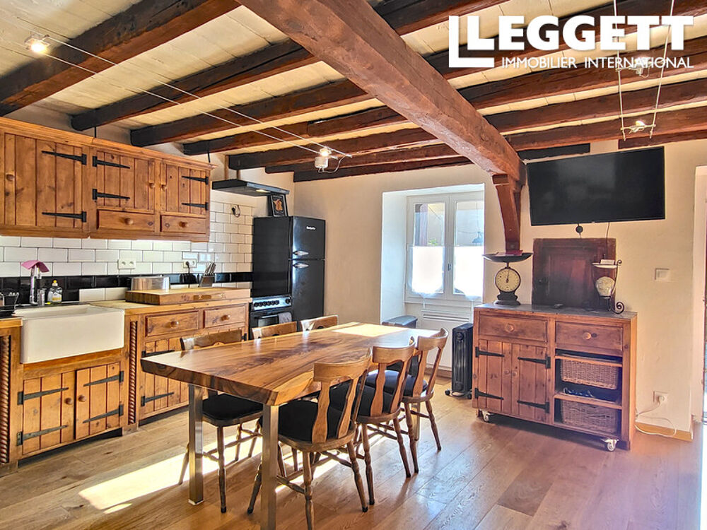 Vente Maison Authentique maison du village avec jardin privé, terrasse ensoleillée excellent rendement locatif. Les deux alpes