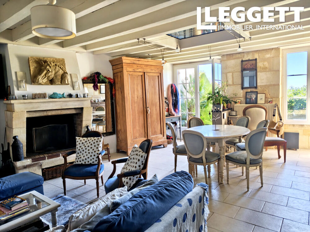 Vente Maison Demeure d?exception au pied d?un château médiéval, vues sur les vignobles, piscine rooftop sans vis-à-vis. Langoiran