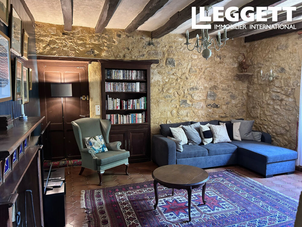 Charmante maison en pierre offrant une belle intimité, avec vue sur la vallée, près de Beynac