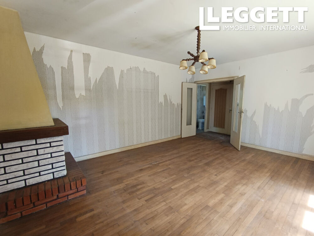 Vente Maison 1 ou 2 maisons à rénover avec jardin et grange attenante Chalais