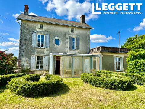   Dans hameau à 2 km des commodités, maison de Maître 130 m2 à rénover avec dépendances, terrain clos et 1,4 ha. Maison - 5 pièce(s) - 130 m²