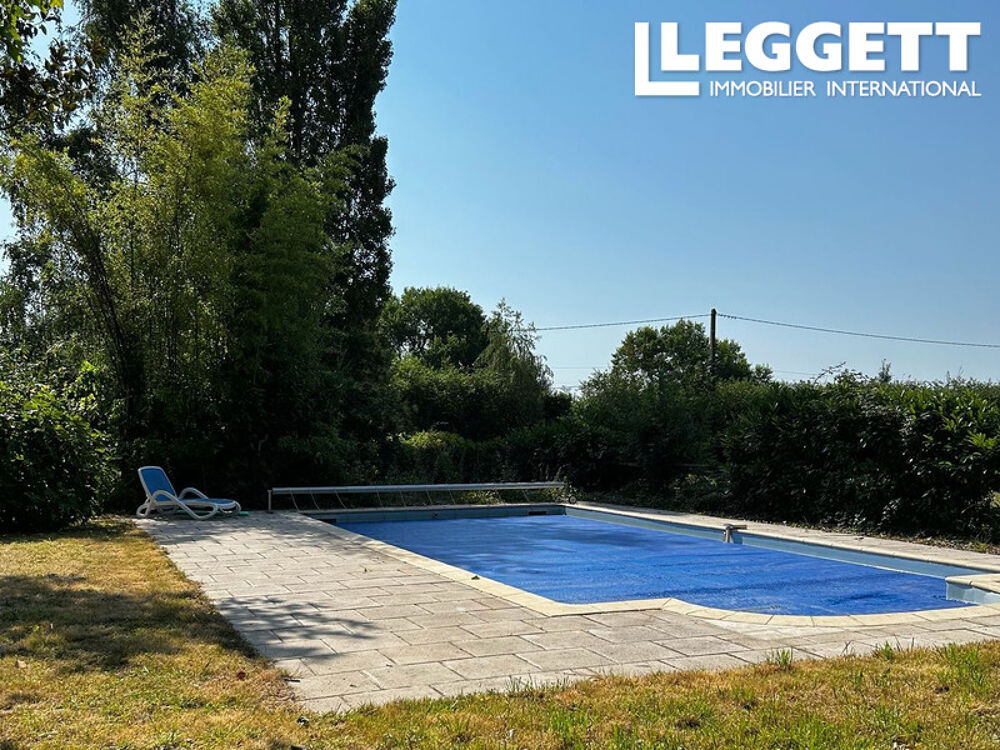 Superbe grande maison de 3 chambres avec piscine, en excellent état, dans une jolie situation.