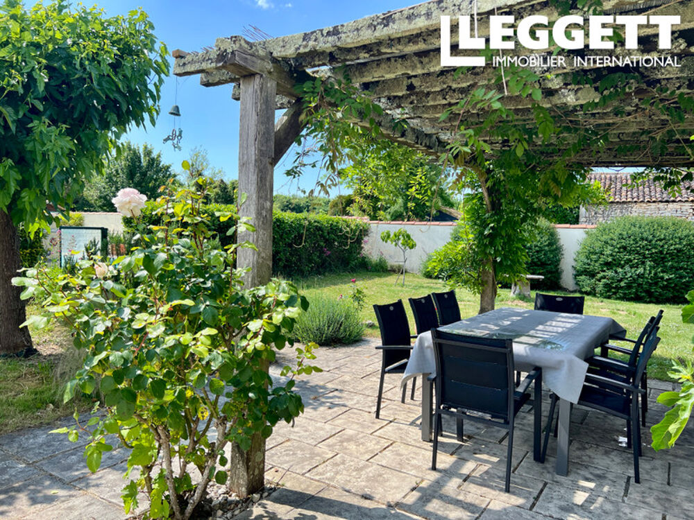 Vente Maison Charmante maison en pierre vieille de 400 ans avec piscine près de la côte atlantique. Geay