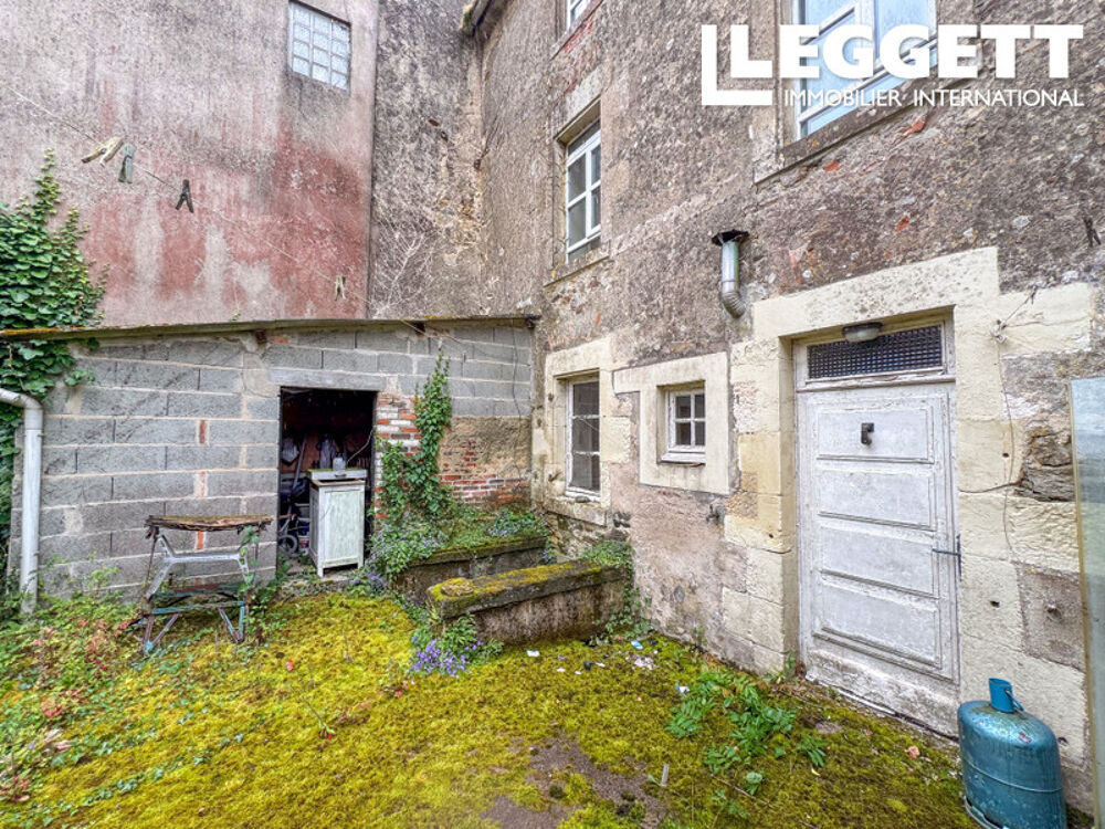 Maison de ville 3 chambres avec cour fermée et fort potentiel d'aménagement