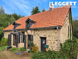 Vente Maison Maison de caractère rénovée. Vaste terrain bucolique de 9000 m² et cadre naturel préservé en bord de rivière. ChÂteau-sur-cher
