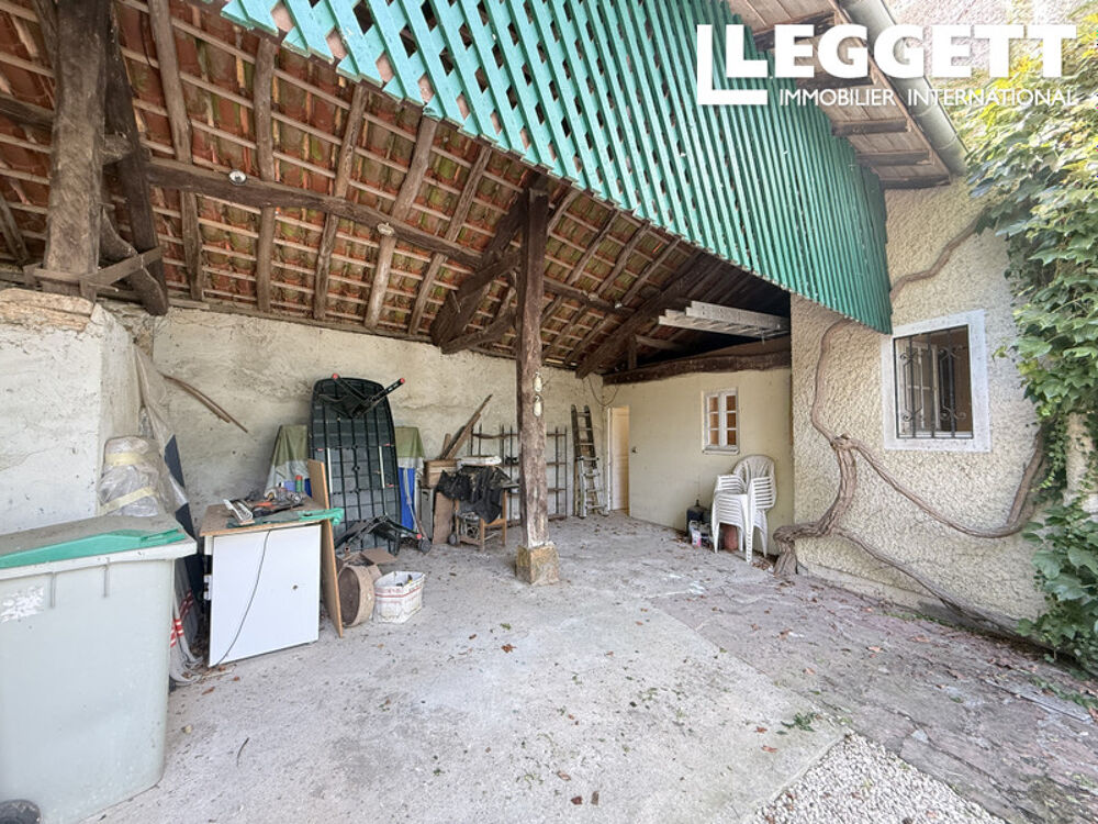 Maison de charme avec 6 ch., piscine, balcon, belle vue dégagée et potentiel gîte ou chambres d?hôtes