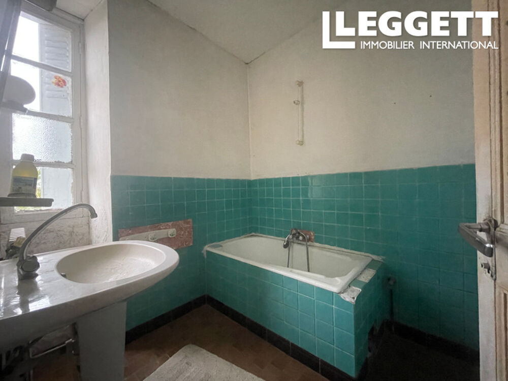 Vente Maison A rénover : agréable maison de 4 chambres avec jardin, grand garage et atelier, dans un village de la Sarthe. Saint-georges-le-gaultier