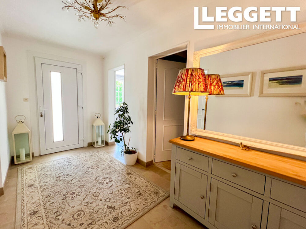 Magnifique villa rénovée 6 chambres, jardins bien entretenus, performante sur le plan énergétique a Eymet.