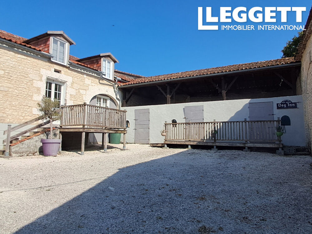 Vente Maison Propriété de caractère rénovée avec activité de pension canine et féline clé en main Gardes-le-pontaroux