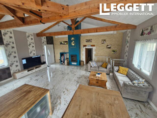 Vente Maison Belle maison de 147 m² avec quatre chambres, grand jardin et piscine Val des vignes