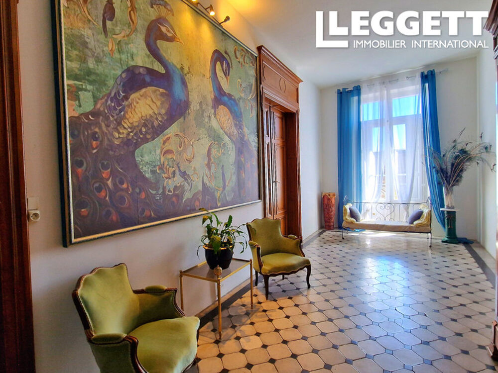Vente Maison Superbe maison de maître avec neuf chambres, 3 salons , jardin clos et piscine.Pres du Narbonne. Ginestas