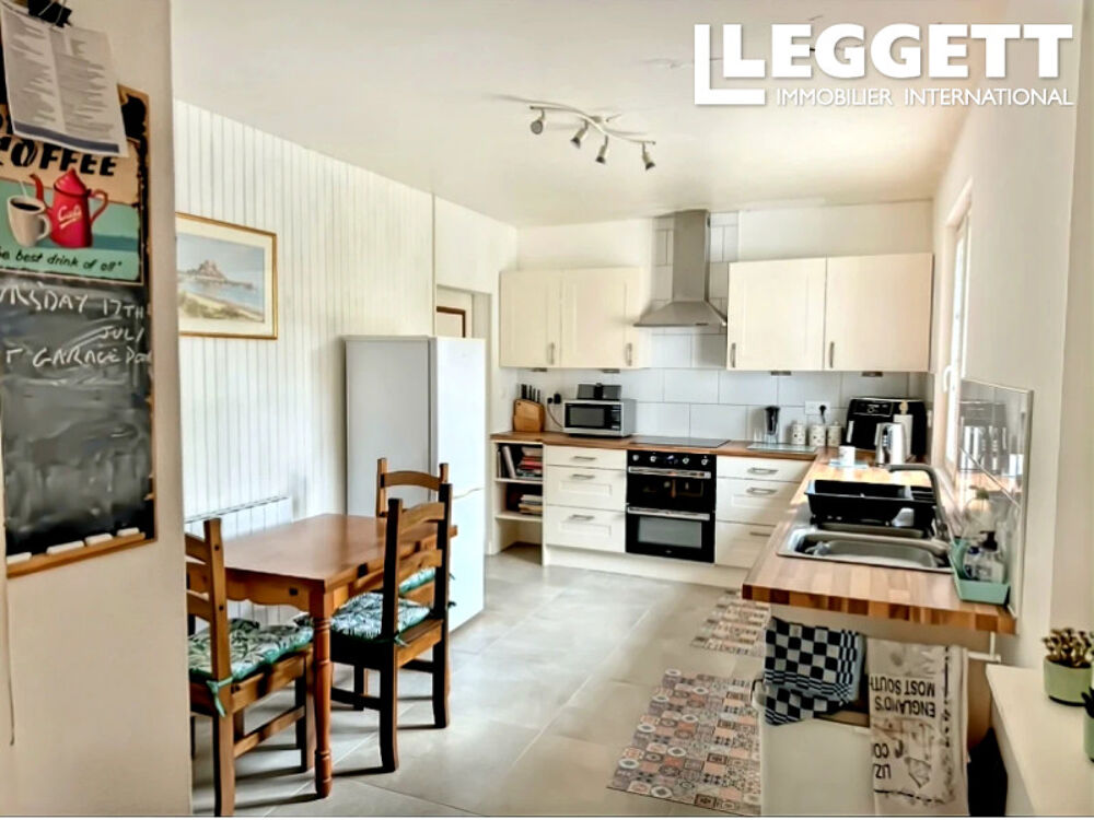 SOUS OFFRE - Bungalow individuel , 4 chambres , grand jardin. Situé dans un village, à proximité des commerces