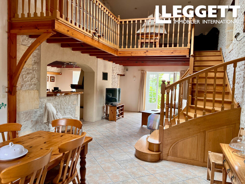 Vente Maison Impressionnante Charentaise individuelle 3ch/1sdb pleine de caractère dans un bel environnement campagnard Germignac