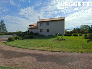Vente Maison Maison d'architecte, offrant 5 chambres, 4 salles d'eau, garage et plus de 1,3 hectares de jardin avec étang SauzÉ-vaussais