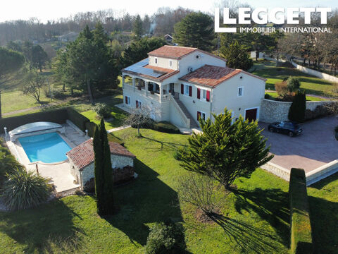   Maison superbement am�nag�e avec 5 chambres, emplacement magnifique et piscine Maison - 8 pi�ce(s) - 176 m�