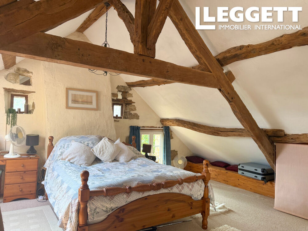 Vente Maison Charmante propriété en pierre avec maison de 3 chambres, gîte d'une chambre et nombreuses dépendances au calme Neuilly-le-vendin