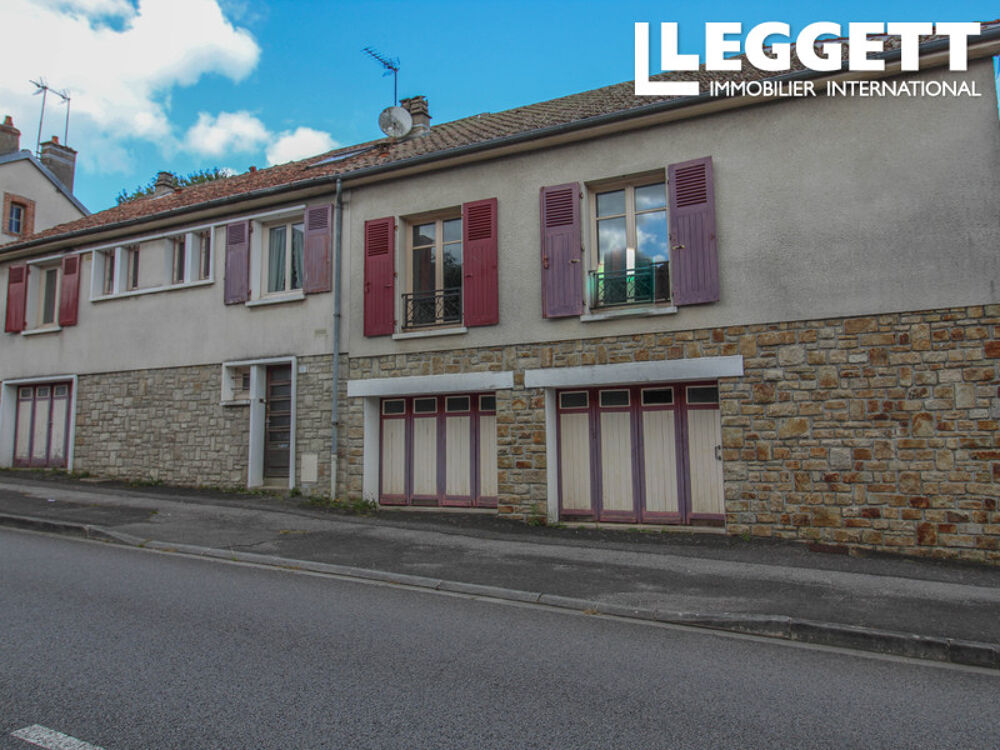 Vente Maison Maison de 4 chambres à proximité des commerces avec un superbe séjour avec mezzanine, garages, cave et jardin. Bellac