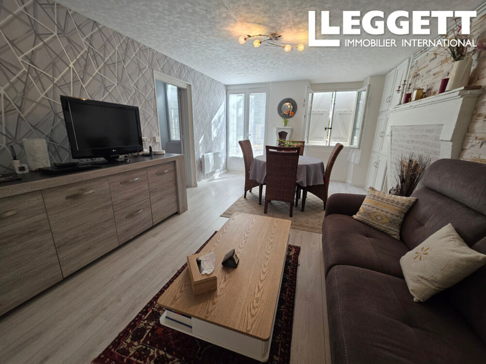 Vente Maison Jolie maison en pierres rénovée, avec 3 chambres, grange et jardin, dans le bourg de CHARRAS. Charras