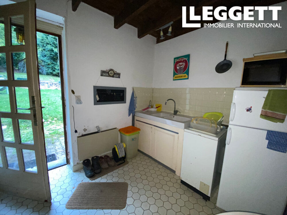 Jolie maison (3ch) au calme avec 1,5 Ha de terrain: verger, pré et bois. À raffraîchir mais habitable de suite