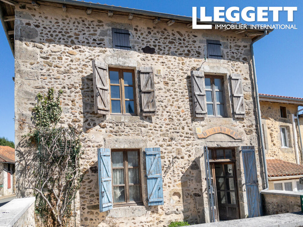 Vente Maison Maison de 4 chambres, anciennement une boulangerie dotée d'un grand local, située dans un charmant vlllage Pressignac