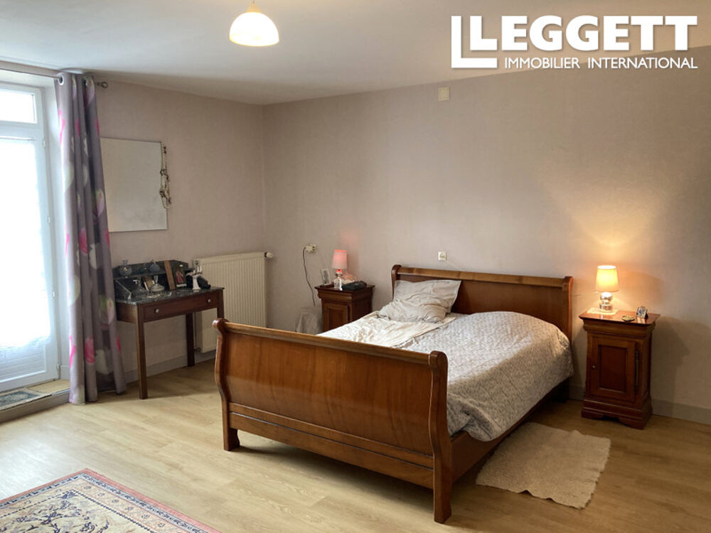 Charmante maison de campagne avec 3 chambres, studio avec 1 chambre, grange et un grand jardin.