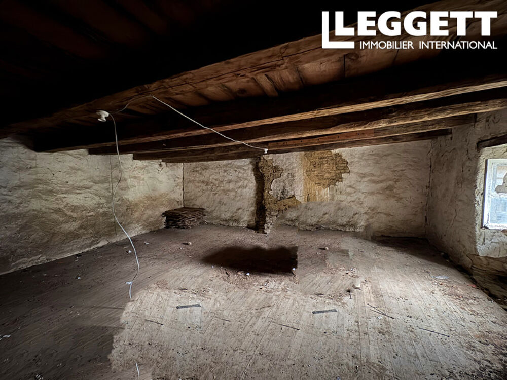 Vente Maison Projet de rénovation. Petite maison (80 m²). Toiture et sols neufs. Jardin de 112 m². Champsac