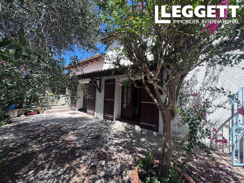 Spacieuse maison de 3 chambres avec garage, située dans un cadre paisible et grand jardin privé