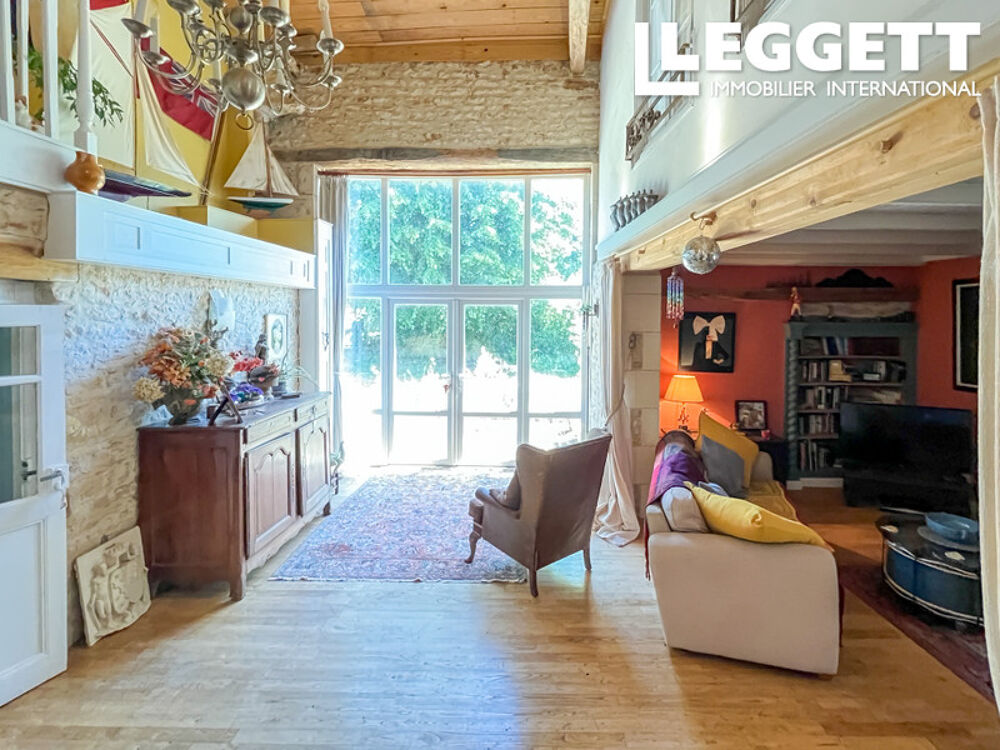 Vente Maison Superbe propriété indépendante de 4 chambres sur plus de 4 000 m² de terrain ? à proximité de Civray<br /> Val-de-comportÉ