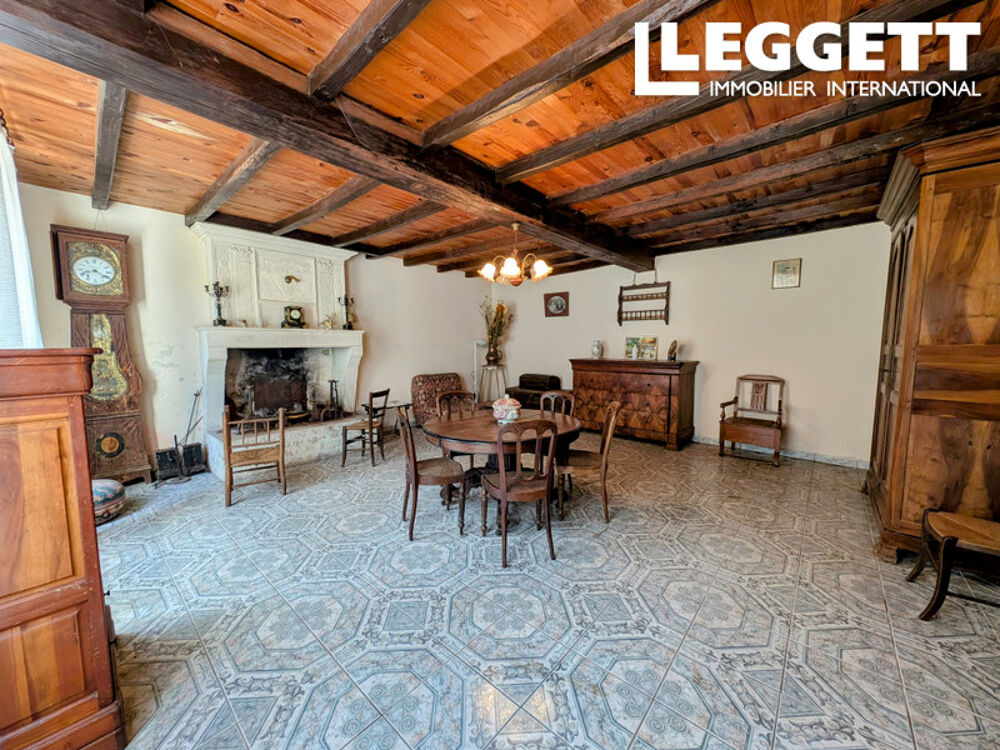 Vente Maison Maison de caractère avec ses dépendances dans un hameau paisible à 10mn de Jonzac. Saint-germain-de-vibrac