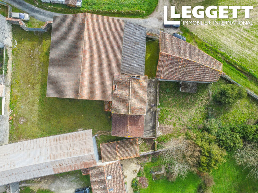 Vente Maison Ancienne ferme viticole à rénover comprenant maison d'habitation plus nombreuses dépendances Champmillon