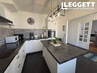 Vente Maison Grande maison individuelle de 4 chambres avec appartement au rez-de-chaussée, salle de jeux et atelier. Abjat-sur-bandiat