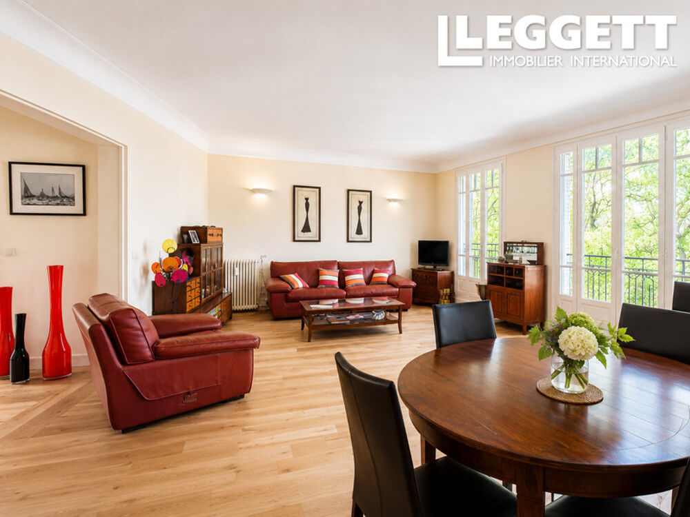 Vente Appartement Proche RER Le Vésinet Centre, 4 pièces rénové, étage élevé, balcon, ascenseur, cave et chambre de service Le vÉsinet