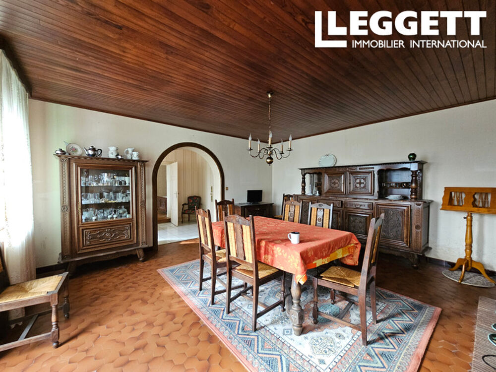 Vente Maison Longère de caractère de 2 chambres avec potentiel d?aménagement, dépendances et vue sur la campagne Commentry
