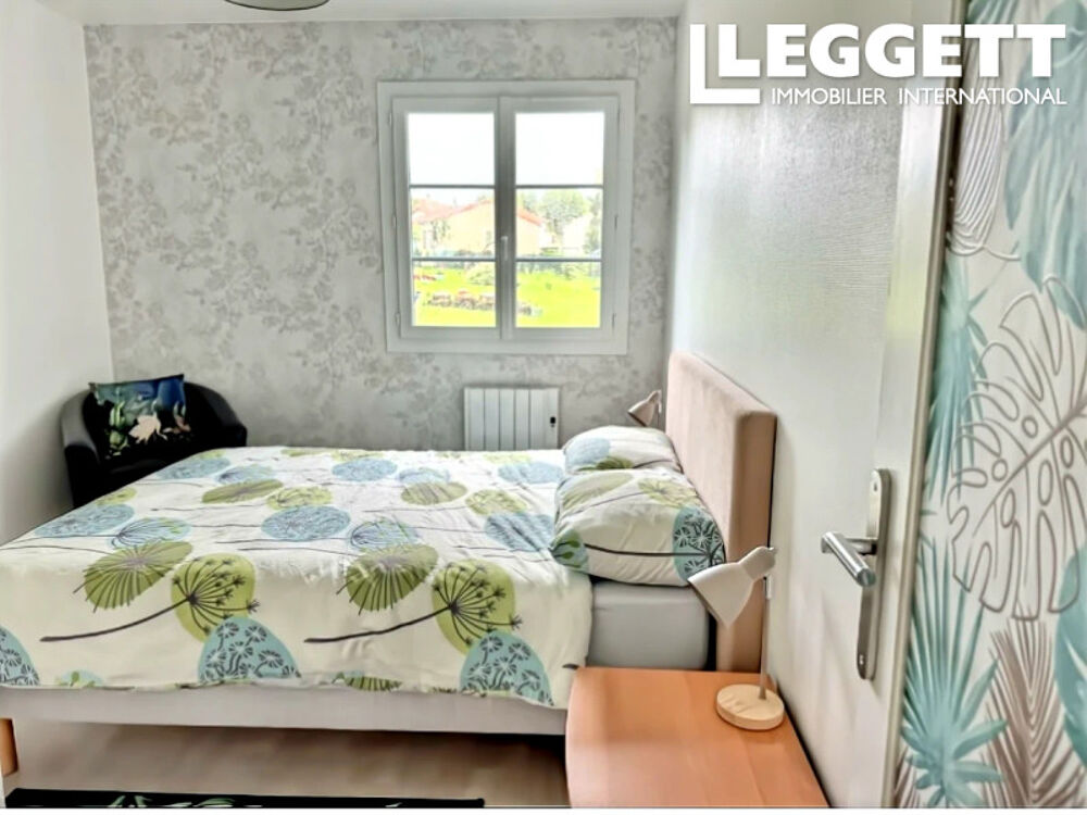 SOUS OFFRE - Bungalow individuel , 4 chambres , grand jardin. Situé dans un village, à proximité des commerces